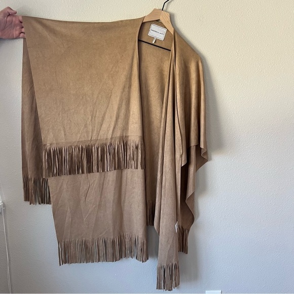 Anthropologie Anderson & Lauth Taupe Faux Suede Fringe Poncho Kimino- One Size - Picture 8 of 12